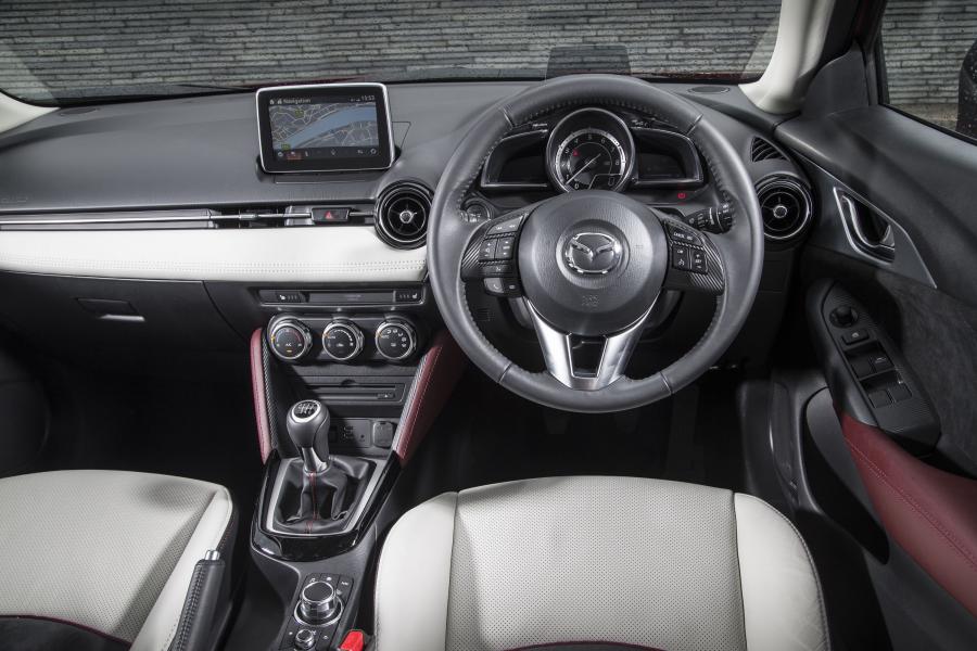 Торпедо Mazda CX-3 2015 года  (UK) (фото 43 из 47)